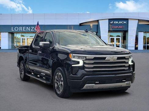 Used 2023 Chevrolet Silverado 1500 High Country w/ Technology Package image 3