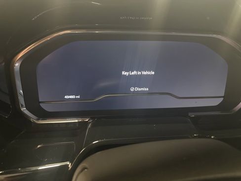 Used 2024 Chevrolet Silverado 1500 High Country w/ High Country Premium Package image 16