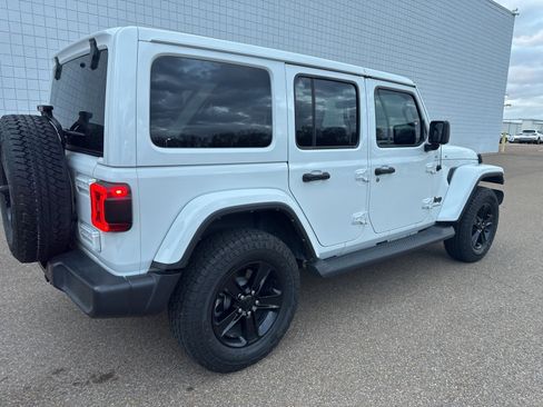 Used 2023 Jeep Wrangler Unlimited Sahara image 7