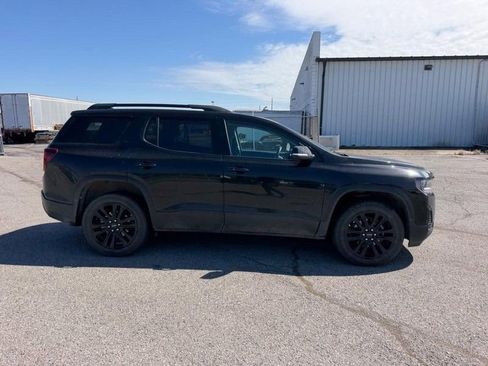 Used 2023 GMC Acadia SLE w/ Driver Convenience Package FWD image 2