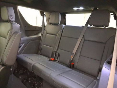 Certified 2025 GMC Yukon Denali image 18