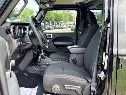 Used 2018 Jeep Wrangler Unlimited Sport AWD/4WD image 13