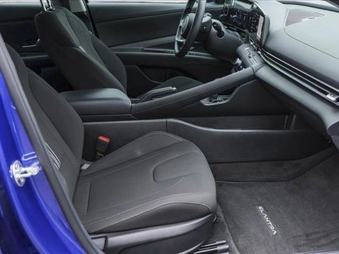 Certified 2024 Hyundai Elantra SEL image 29