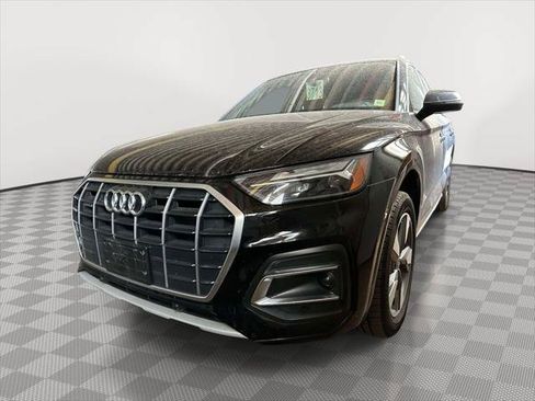 Used 2023 Audi Q5 Premium w/ Convenience Package AWD/4WD image 3