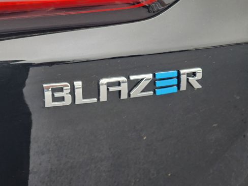 New 2026 Chevrolet Blazer EV LT image 10
