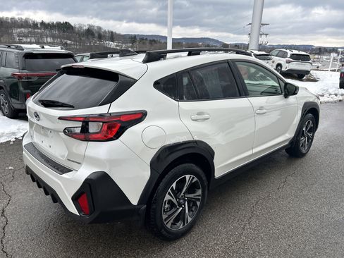 Used 2024 Subaru Crosstrek 2.0i Premium image 5