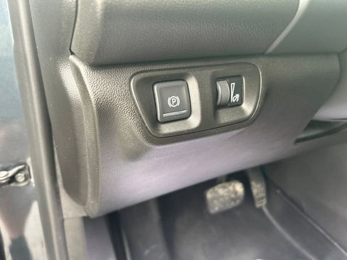 Used 2019 GMC Acadia SLT image 25