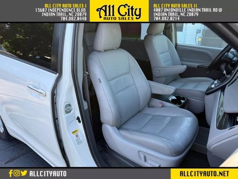 Used 2015 Toyota Sienna XLE Premium FWD image 14