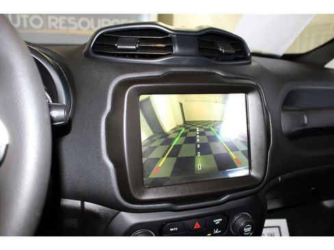 Used 2023 Jeep Renegade Latitude image 35