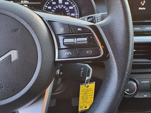 Used 2024 Kia Forte LXS image 18