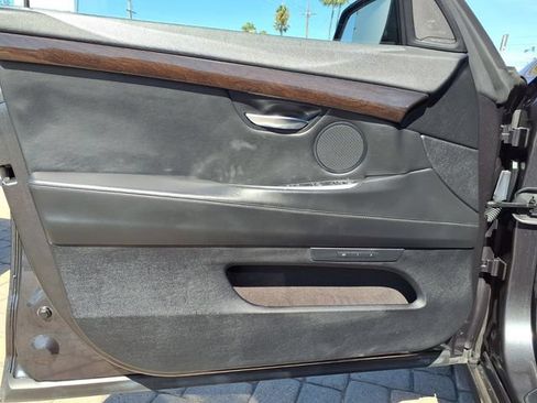 Used 2017 BMW 535i Gran Turismo RWD image 18
