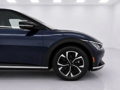 Used 2023 Kia EV6 Wind w/ Wind Technology Package AWD/4WD image 9
