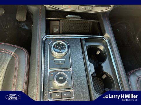Used 2022 Ford Expedition Max Limited image 31