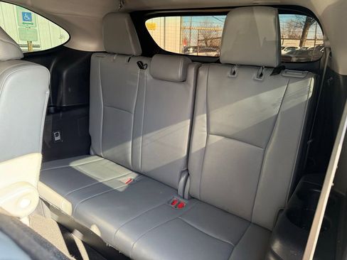 Used 2023 Toyota Highlander Limited image 16
