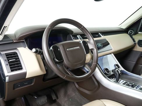 Used 2019 Land Rover Range Rover Sport HSE image 4