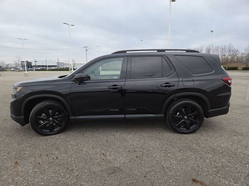 Used 2025 Honda Pilot Black Edition image 15