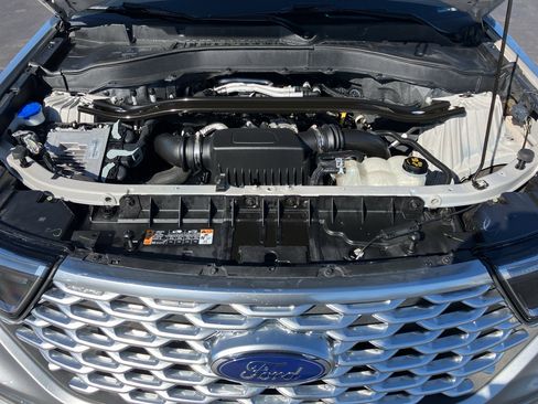 Used 2020 Ford Explorer Platinum w/ Premium Technology Package image 40