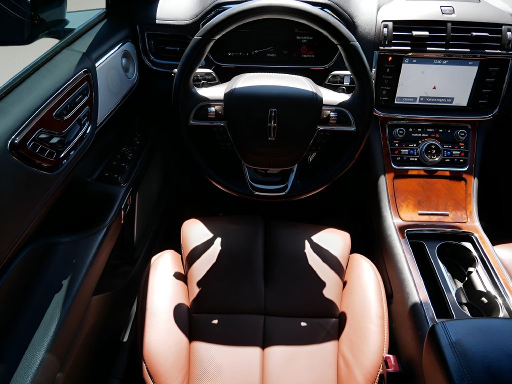 Used 2020 Lincoln Continental Reserve w/ Luxury Package FWD image 13
