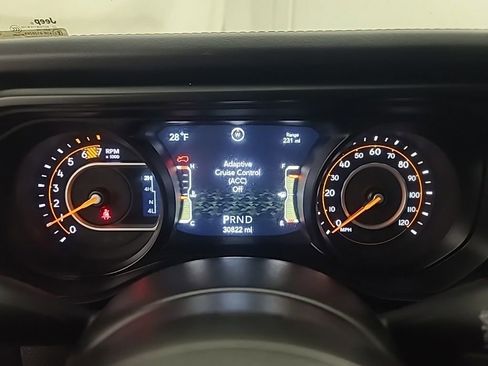 Used 2025 Jeep Wrangler Unlimited Rubicon AWD/4WD image 28