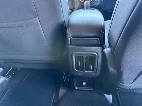 Used 2018 Jeep Compass Sport AWD/4WD image 42