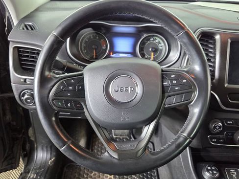 Used 2020 Jeep Cherokee Trailhawk AWD/4WD image 20
