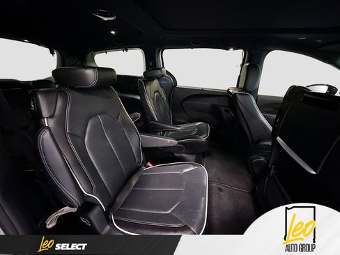 Used 2023 Chrysler Pacifica Limited w/ Uconnect Theater Family Group AWD/4WD image 33