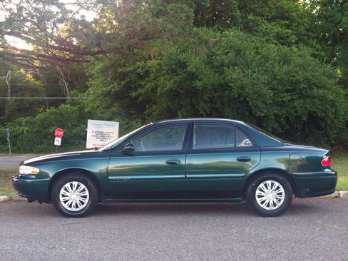 Used 2002 Buick Century Custom w/ Special Edition Pkg FWD image 2