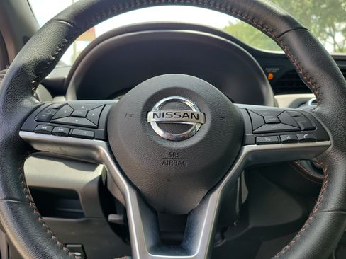 Certified 2020 Nissan Kicks SR w/ SR Premium Package FWD image 23