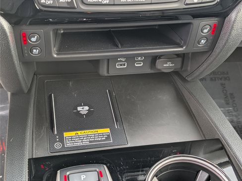 Used 2025 Honda Passport Black Edition image 29