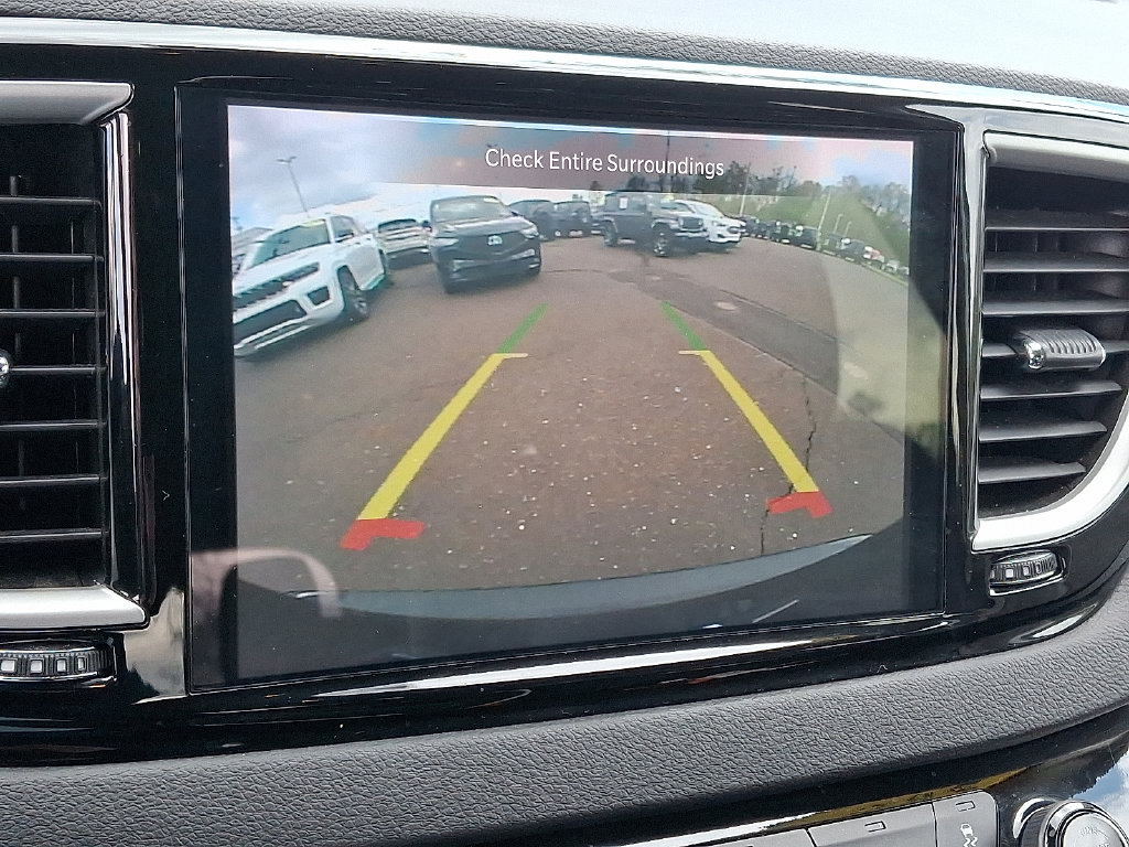 Used 2024 Chrysler Pacifica Touring-L FWD image 19