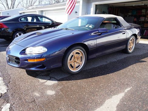 Used 2002 Chevrolet Camaro Z28 w/ SS Performance/Appearance Pkg image 6