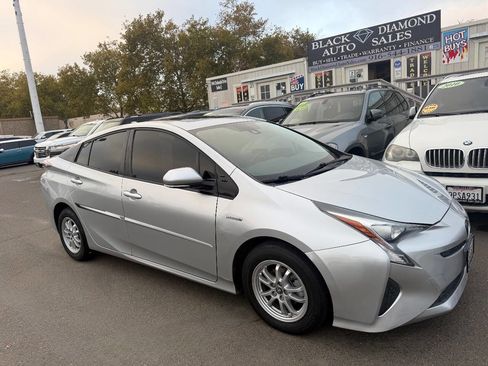 Used 2016 Toyota Prius Four Touring image 5