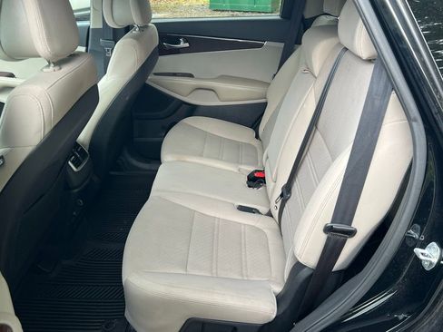 Used 2016 Kia Sorento LX FWD image 13