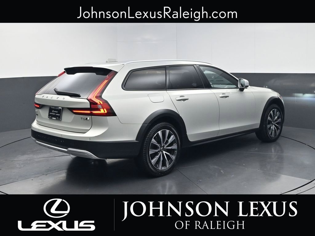 Used 2021 Volvo V90 T6 Cross Country AWD/4WD image 9