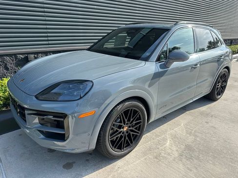 Used 2026 Porsche Cayenne GTS AWD/4WD image 7