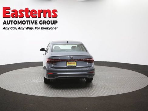 Used 2025 Volkswagen Jetta SE FWD image 65