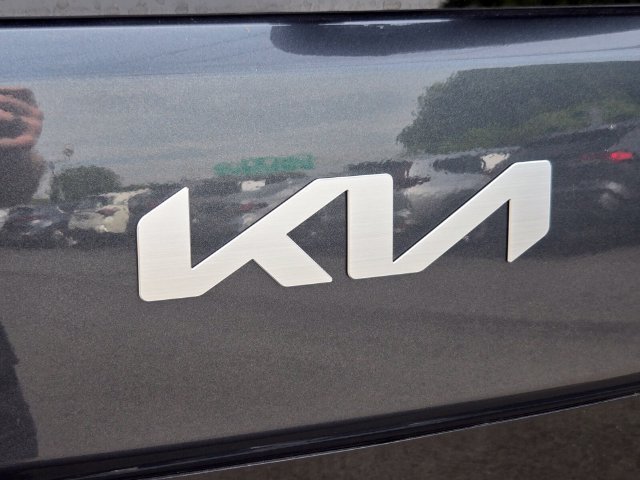 Used 2025 Kia Soul LX w/ LX Technology Package FWD image 16