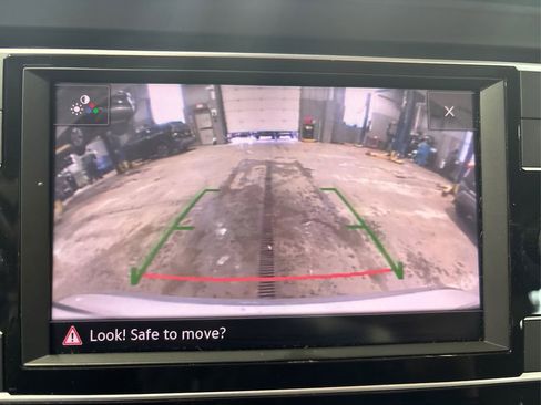 Used 2019 Volkswagen Jetta SE w/ Cold Weather Package image 32