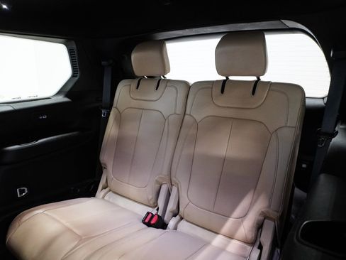 Used 2023 Jeep Grand Cherokee L Limited image 18