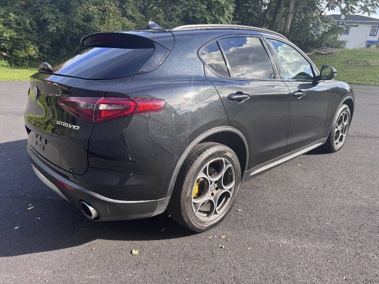 Used 2018 Alfa Romeo Stelvio Sport w/ Quick Order Package 22J Sport AWD/4WD image 4
