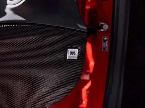 Used 2022 Ferrari F8 Tributo image 42