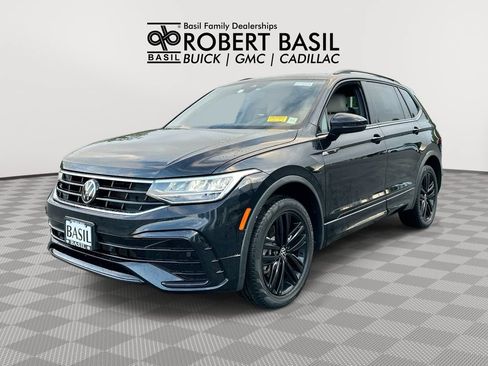 Used 2022 Volkswagen Tiguan SE R-Line AWD/4WD image 1
