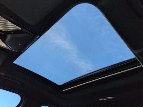 Certified 2024 BMW 330i Sedan w/ Convenience Package image 28