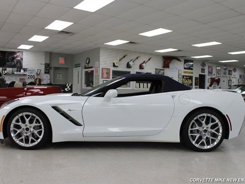 Used 2016 Chevrolet Corvette Stingray Convertible w/ 3LT Preferred Equipment Group RWD image 2