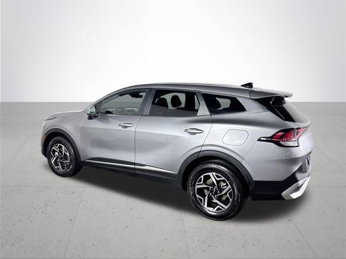 Used 2023 Kia Sportage LX image 8