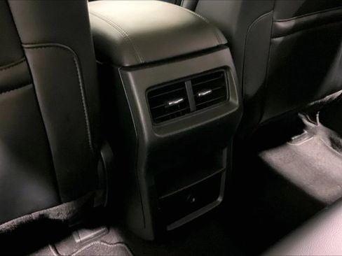 Used 2024 Ford Edge SEL image 34