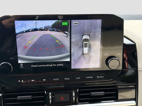 Used 2022 Nissan Pathfinder SL image 14