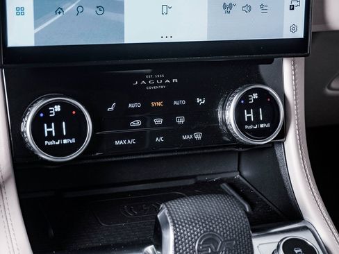 Used 2021 Jaguar F-PACE SVR image 25