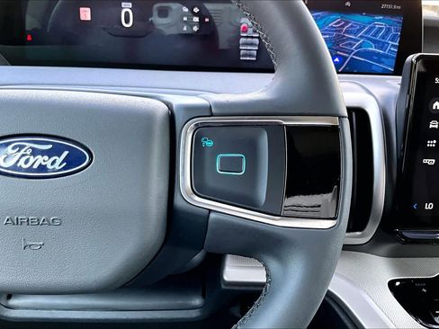 Used 2025 Ford Expedition Active RWD image 30
