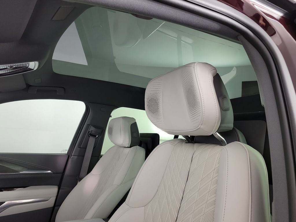 New 2026 Cadillac Escalade IQ Sport 1 w/ LPO, Floor Liner Package AWD/4WD image 25